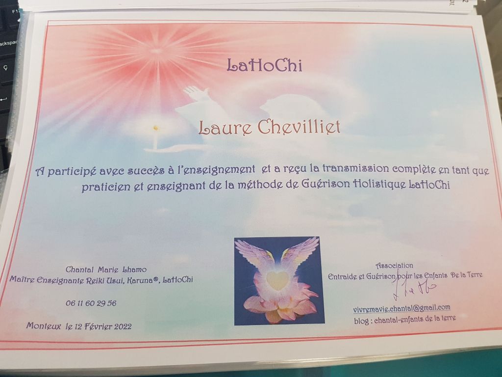 Formation chez : Chantal Marie LHAMO, pour : Certificat de praticienne et formatrice LaHoChi en 2022